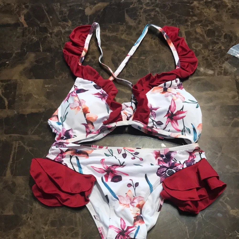🎉Red and White Floral Bikini with Red Frill Trim! Top!